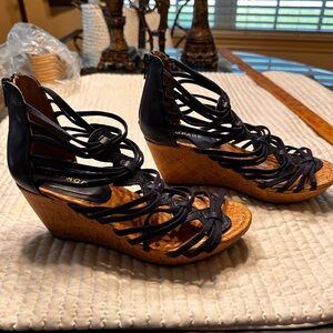 Rampage NAVY and Tan Strappy Wedge Sandals 3”